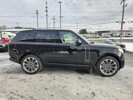 2025 Land Rover Range Rover P400 SE