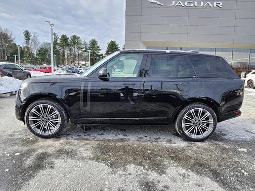 2025 Land Rover Range Rover P400 SE