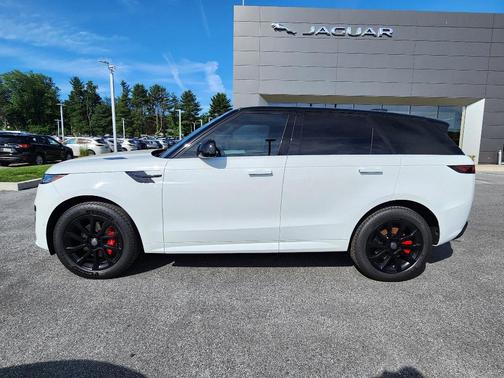 Fuji White 2023 Land Rover Range Rover Sport SE Dynamic