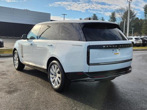 2026 Land Rover Range Rover SE