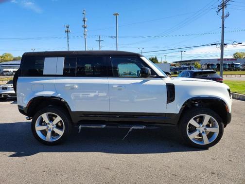 2025 Land Rover Defender P500 X-Dynamic SE