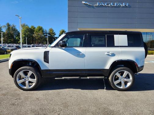 2025 Land Rover Defender P500 X-Dynamic SE