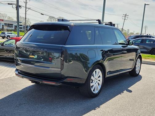 Belgravia Green 2024 Land Rover Range Rover P400 SE