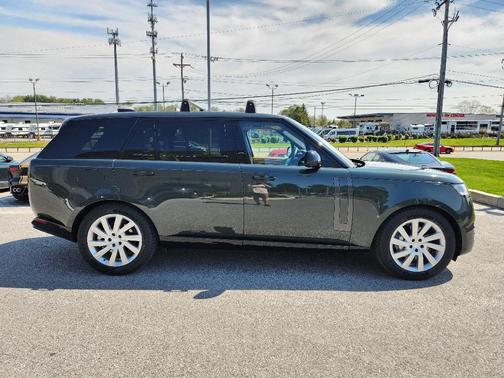 Belgravia Green 2024 Land Rover Range Rover P400 SE