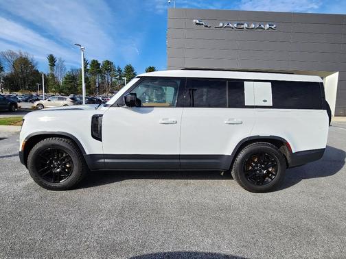 Fuji White 2023 Land Rover Defender S