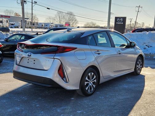 2022 Toyota Prius Prime XLE