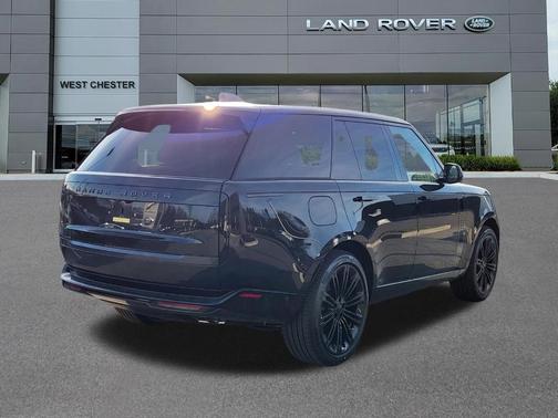 2026 Land Rover Range Rover P530 SE