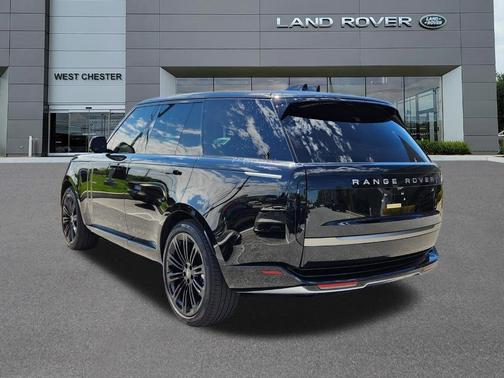 Santorini Black 2025 Land Rover Range Rover P400 SE