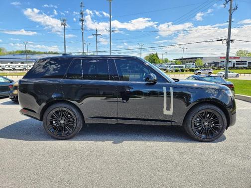 Santorini Black 2025 Land Rover Range Rover P400 SE