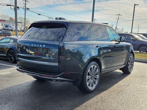 2026 Land Rover Range Rover SE