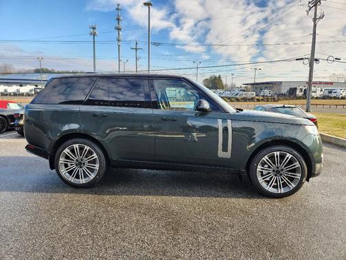 2026 Land Rover Range Rover P530 SE