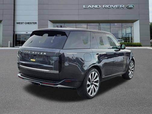 2026 Land Rover Range Rover P530 SE