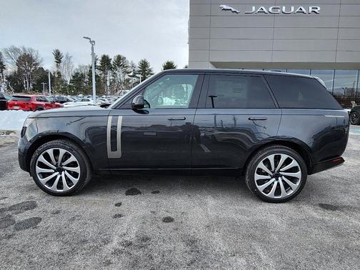 2026 Land Rover Range Rover P530 SE