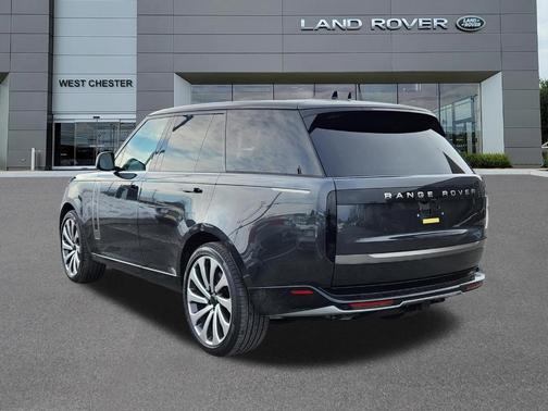 2026 Land Rover Range Rover P530 SE