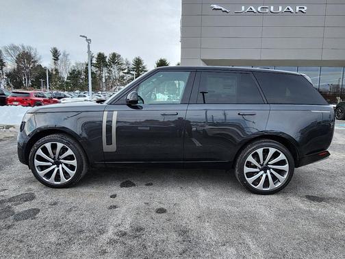 2026 Land Rover Range Rover P530 SE