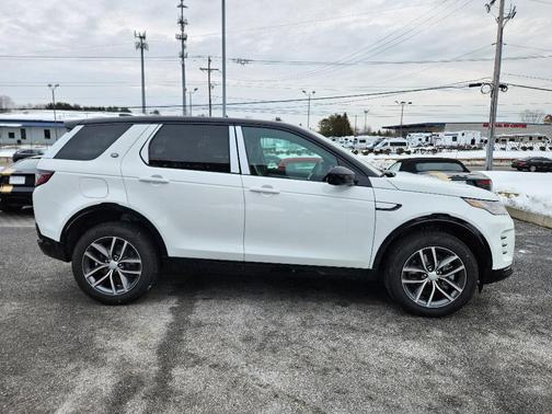 2026 Land Rover Discovery Sport LANDMARK