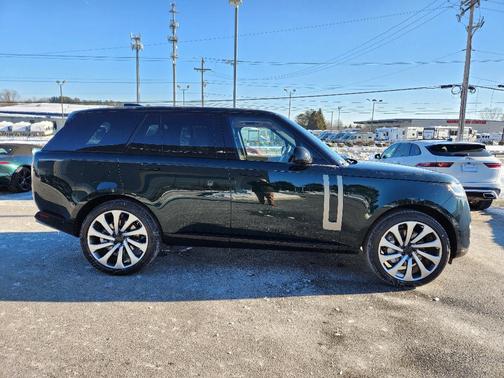 2026 Land Rover Range Rover P530 SE