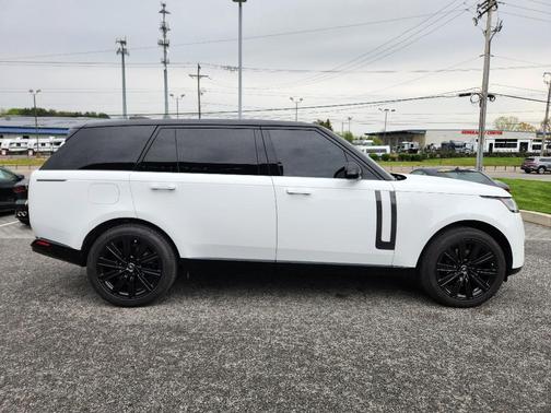 Fuji White 2023 Land Rover Range Rover P400 SE