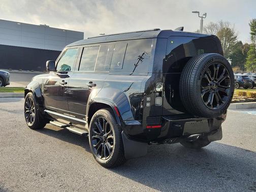 2026 Land Rover Defender 