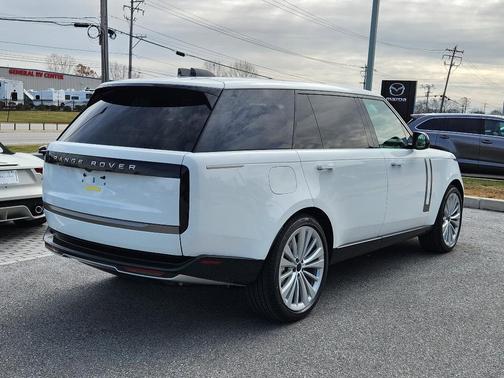 2026 Land Rover Range Rover P530 SE 7 Seat