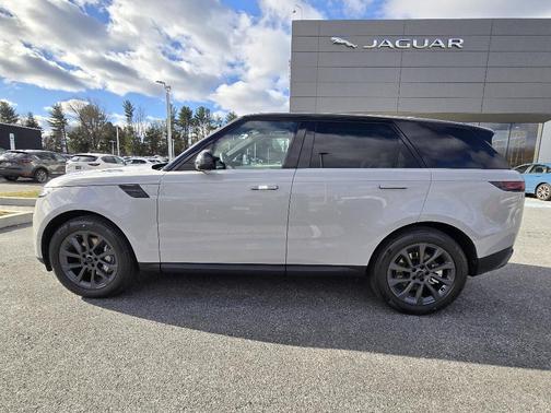 2026 Land Rover Range Rover Sport SE