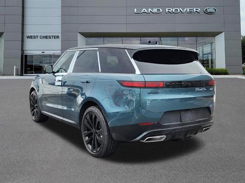 2026 Land Rover Range Rover Sport SE