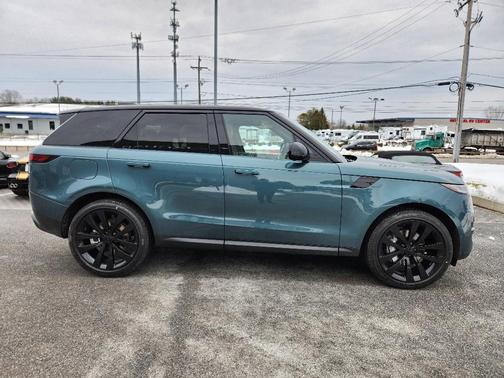 2026 Land Rover Range Rover Sport SE
