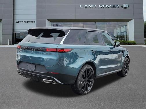 2026 Land Rover Range Rover Sport SE