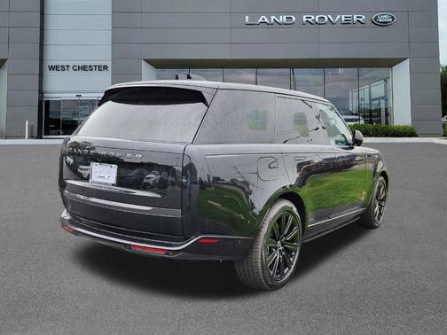 2025 Land Rover Range Rover P550e SE