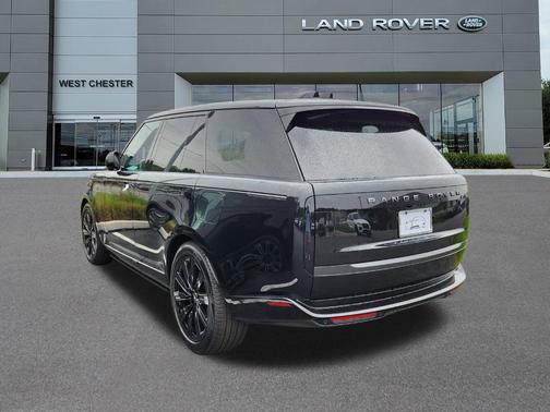 2025 Land Rover Range Rover P550e SE