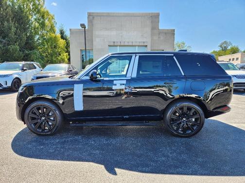 2025 Land Rover Range Rover P550e SE