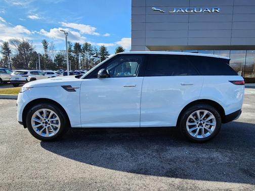 2026 Land Rover Range Rover Sport SE