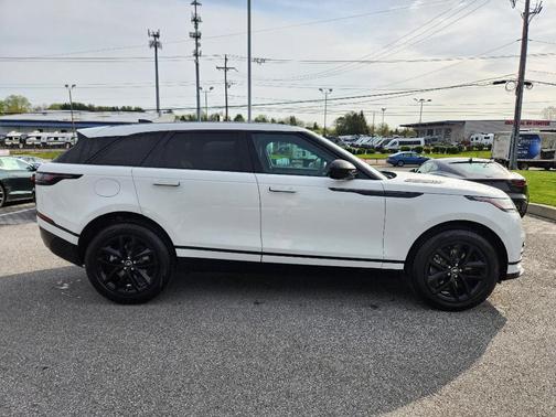 Fuji White 2026 Land Rover Range Rover Velar Dynamic SE