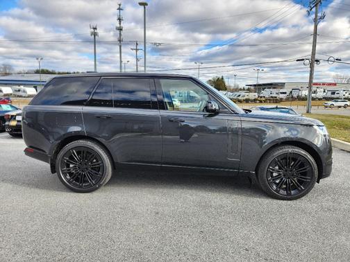 2026 Land Rover Range Rover SE