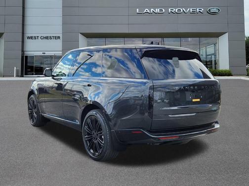 2026 Land Rover Range Rover SE