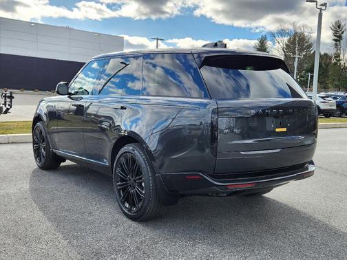 2026 Land Rover Range Rover SE