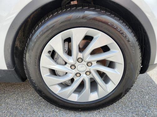 2025 Land Rover Discovery P300 S