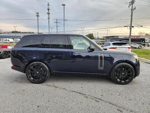 2024 Land Rover Range Rover P530 SE