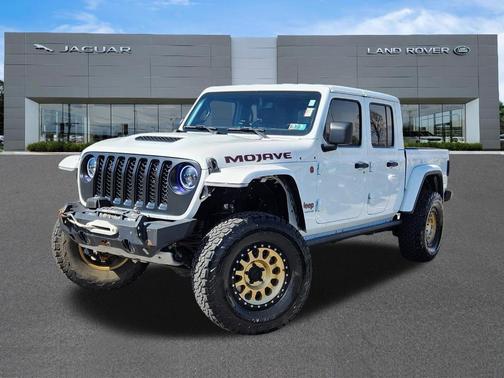 White 2021 Jeep Gladiator Mojave
