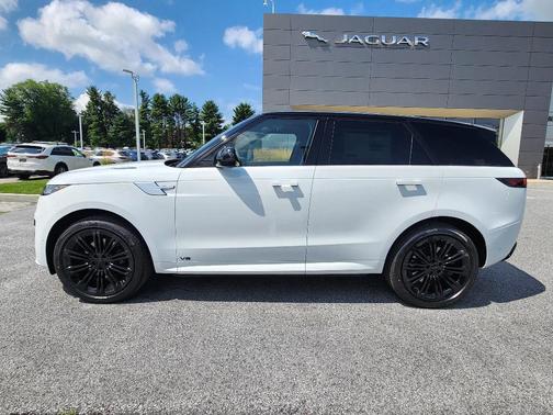 Fuji White 2026 Land Rover Range Rover Sport P530 Dynamic SE