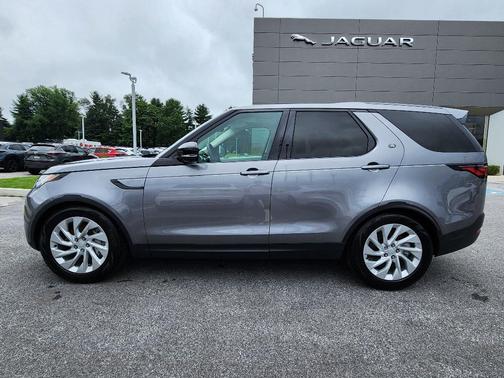 2024 Land Rover Discovery P300 S