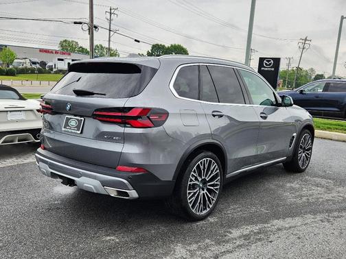 Gray 2025 BMW X5 xDrive40i