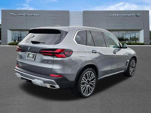 Gray 2025 BMW X5 xDrive40i