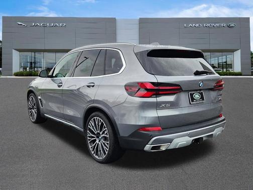 Gray 2025 BMW X5 xDrive40i