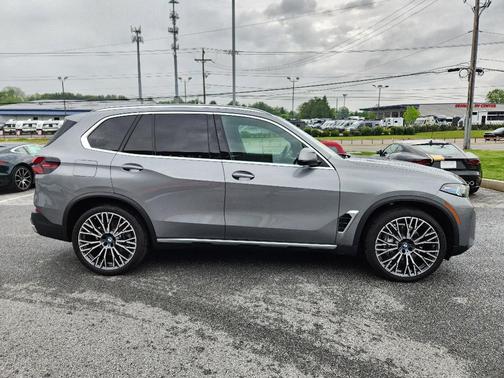 Gray 2025 BMW X5 xDrive40i
