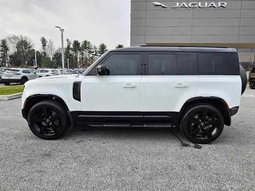 2025 Land Rover Defender P400 X-Dynamic SE