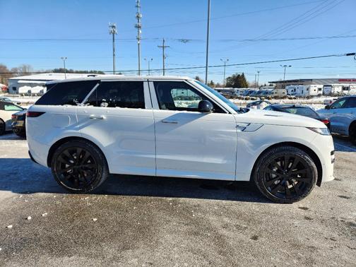 Fuji White 2026 Land Rover Range Rover Sport P400 Dynamic SE