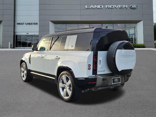 2024 Land Rover Defender P400 X-Dynamic SE