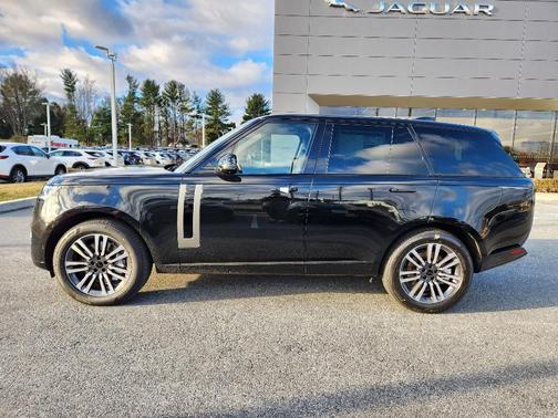 2026 Land Rover Range Rover SE