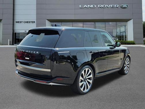 Santorini Black 2026 Land Rover Range Rover P530 SE
